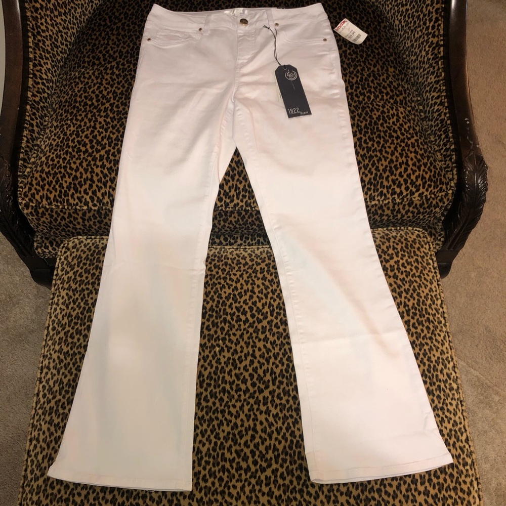 1822 Denim White Flare Jeans